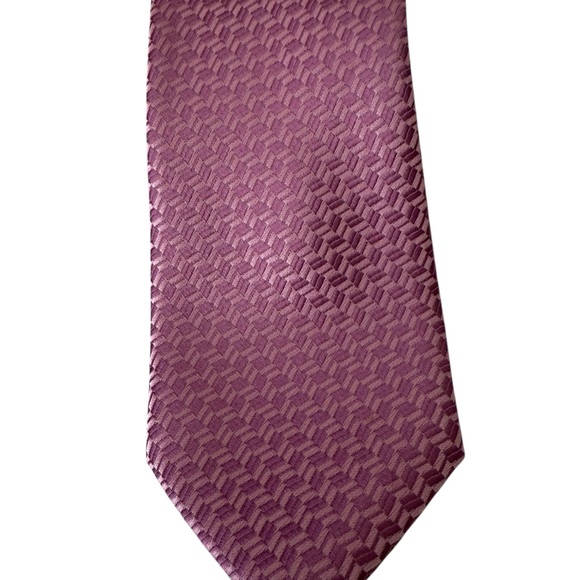 Michael Kors Poly Silk Blend Pink Herringbone Men’s Tie 58 inches  Work Dress. - Picture 1 of 6